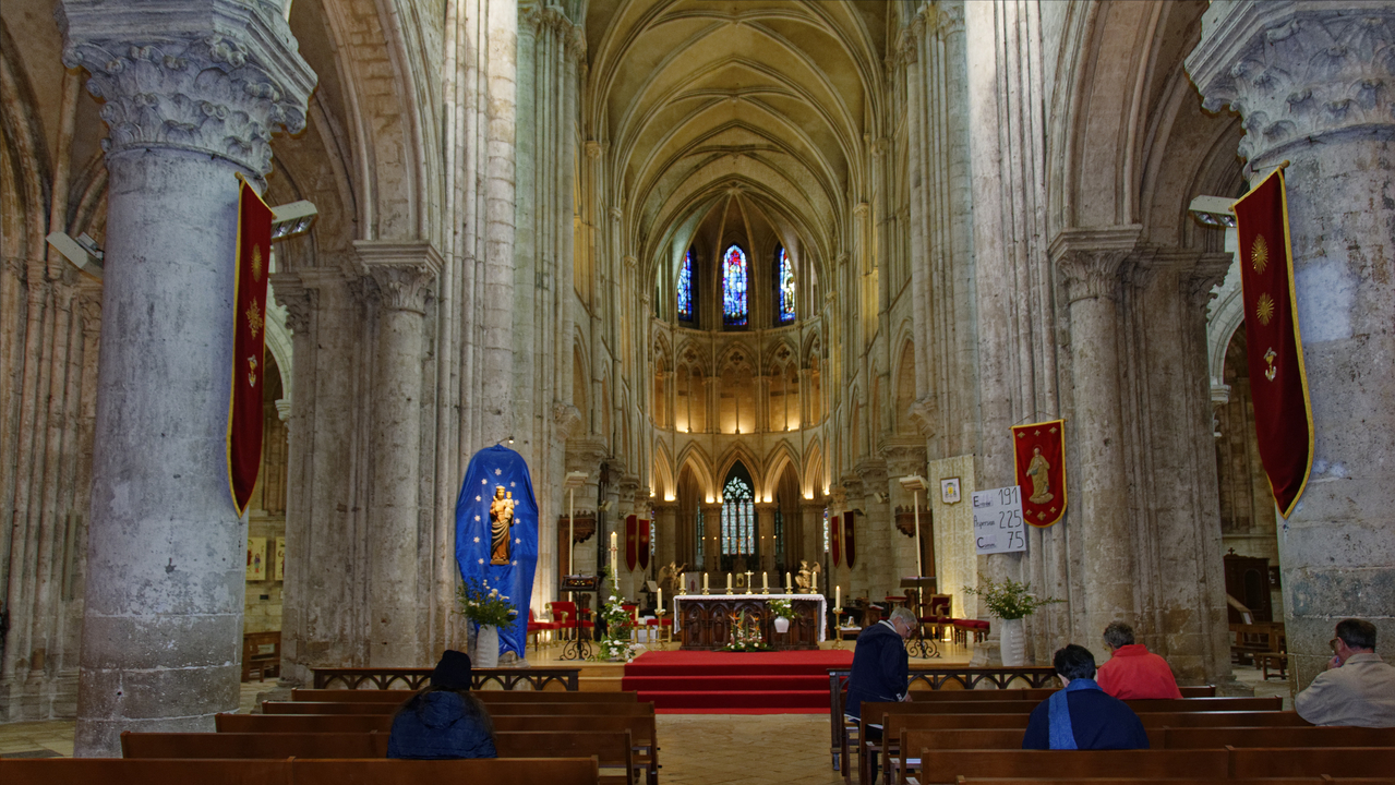 20190530-101542••Lisieux•Normandy•France