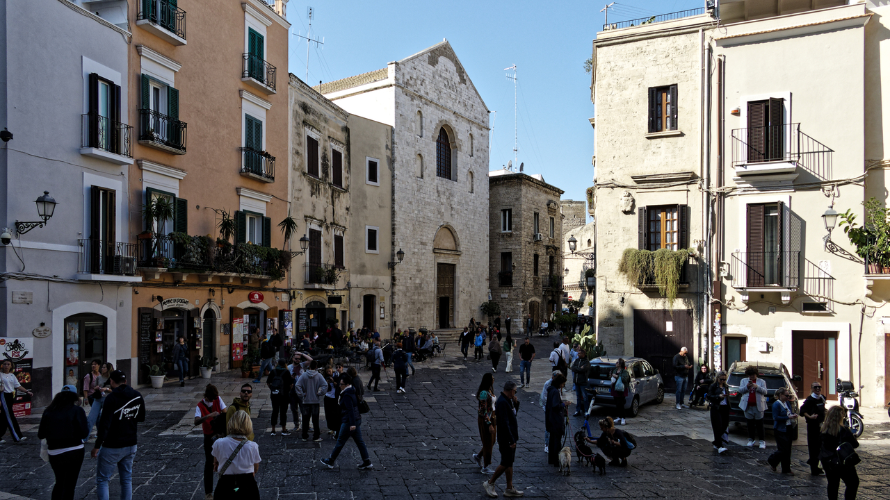 20251019•103909•Bari•Apulia•IT